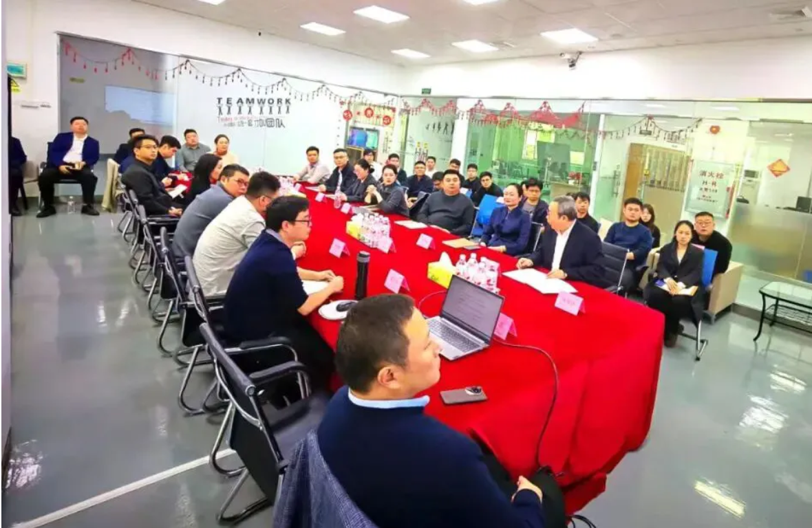 华体会网页版-华体会huatihui(中国)召开2025年度总结暨2026年战略规划会议